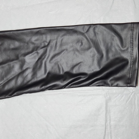 SWS The Essential Luxe Legging - Picture 3 of 9